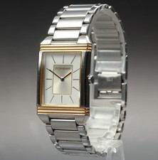 Near MINT Yves Saint Laurent