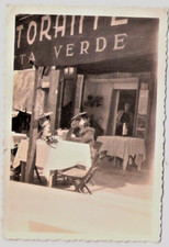 ANNI '40 FOTO di 2 SIGNORE c BUFFO CAPPELLINO al TAVOLO RISTORANTE GROTTA VERDE