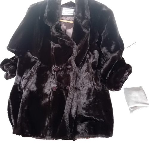 Pelliccia ecologica donna