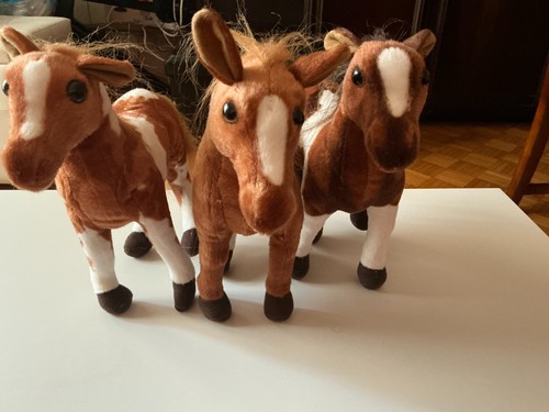 Cavalli peluche realistici set