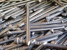 Chiodi ovali luminosi scatola