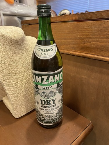 Bottiglia cinzano dry vermouth - cinzano,
