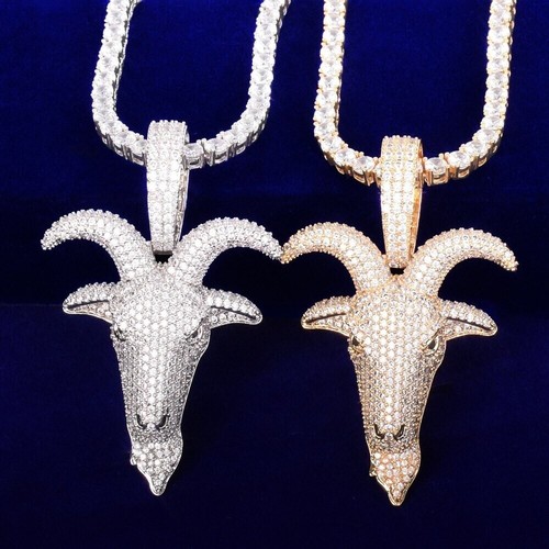 Collana con ciondolo - , di