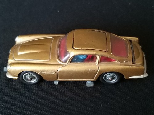 James bond aston martin - aston,