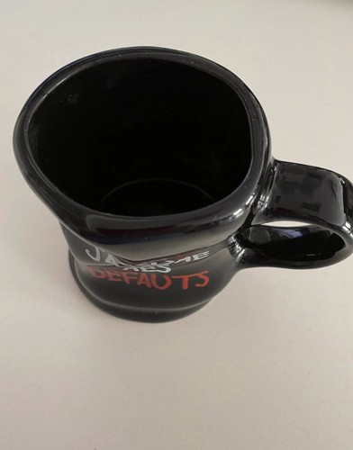 Tazza deformata assume mes - tazza,