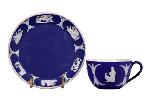 Antico piattino tazza