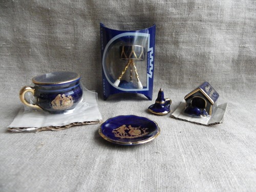 Objets vitrine en - 5,