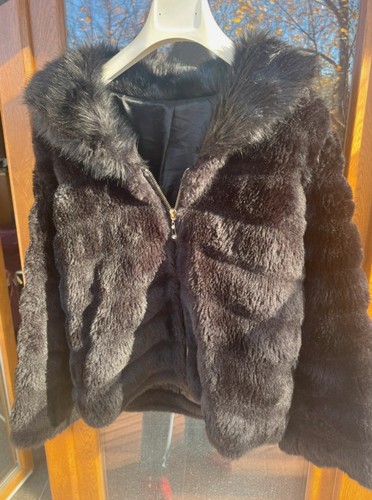 Pelliccia nera - pelliccia,