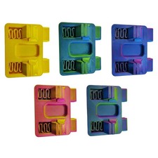 Tenendo gli accessori per