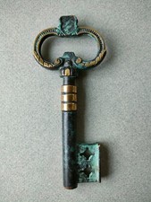 Cavatappi Vintage a Forma di Chiave in Bronzo e Patina