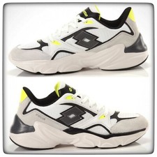 1 PAIO DI SCARPE MODELLO