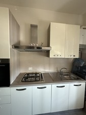 cucina completa di elettrodomestici usata