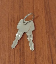 Chiavi serratura scatola carico portapacchi Thule nuove    