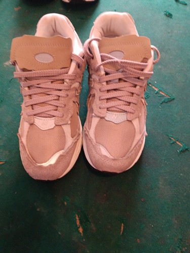 Beige new balance 2002r usato - new,