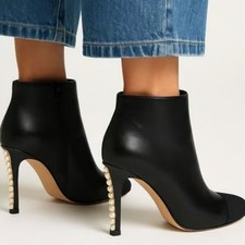 Stivaletti Chanel punta