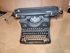 Italian Olivetti M40 Vintage