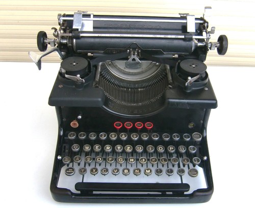 Bella macchina scrivere - bella,