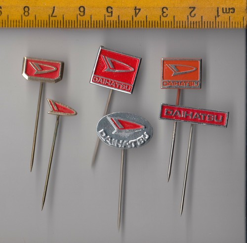 Daihatsu pin badge - daihatsu, logo