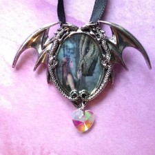 Collana con ciondolo - , arte