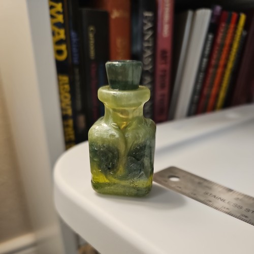 Green square handmade resin - green,