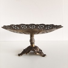  ALZATINA DA TAVOLA  STILE LIBERTY CON DECORAZIONE FLOREALE IN RILIEVO.