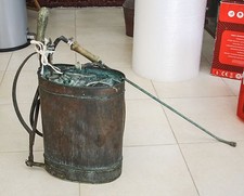 VECCHIA POMPA DISERBANTE