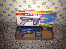 BOX PISTOLA NEW FLASH GUN BATTERY OPERATED SH JAPAN ANNI 60 NEW MAGAZZINO LATTA