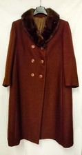 Cappotto vintage marrone/bordeaux a coste con collo di vera pelliccia