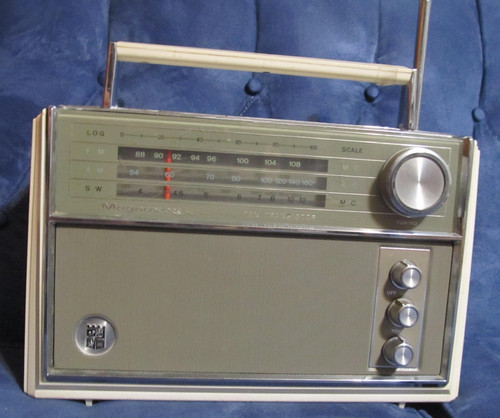 1965 magnavox 101 fm sw - 1965, fm-101