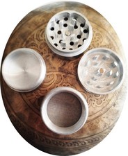 Grinder pollinator  52x40