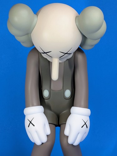 Autentico kaws small lie - small,