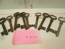9 VECCHIE CHIAVI PER PORTE