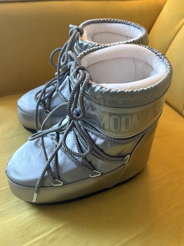 Brand new moon - new*, boot