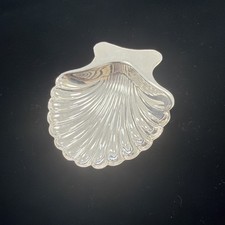 Piccolo piatto smerlato con
