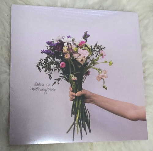 Olivia rodrigo honeybee - olivia,