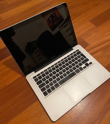 Apple macbook pro - pro, mid