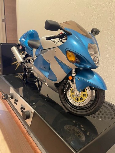 Deagostini suzuki gsx 1300r - deagostini, gsx-1300r