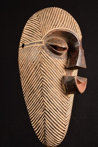 Autentica maschera africana - un'autentica,
