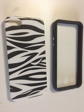 2 custodie per i-phone 5/5s una protegge solo il bordo e l'altra pure il retro