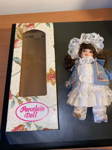 Bambola porcellana doll