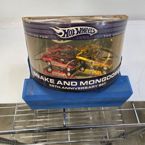 Hot wheels set - hot,