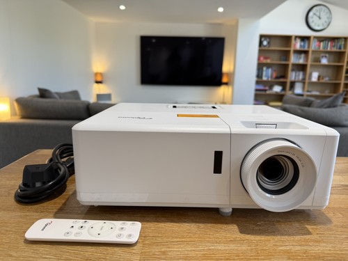 Proiettore home cinema - proiettore, laser