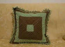 CUSCINO ALL'UNCINETTO FATTO A