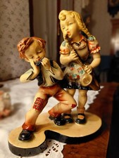 DUE GRAZIOSI GIOVANI SUONATORI