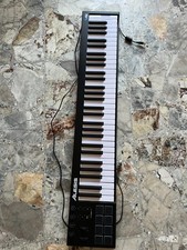 Alesis V61 - Tastiera Controller MIDI USB a 61 Tasti con 8 Pad
