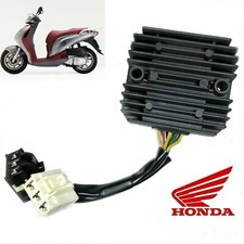 REGOLATORE DI TENSIONE PER