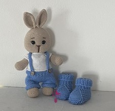 Coniglio amigurumi, scarpine