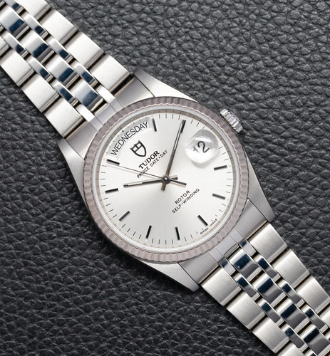 Tudor date day - tudor, 76214