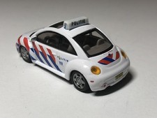 Volkswagen New Beetle 2" 2004