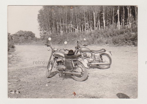 Due vecchie moto - , da